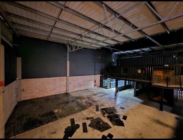 609M² WAREHOUSE TO LET IN LONGLAKE